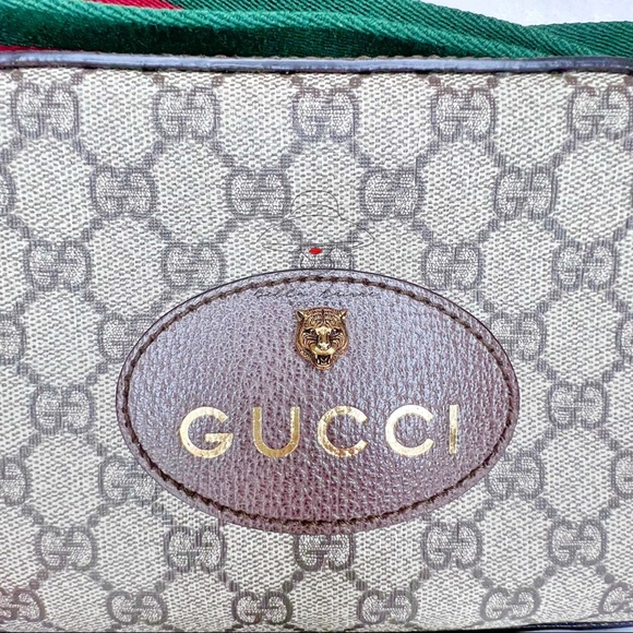 GUCCI Neo Vintage GG Supreme Messenger Bag - Picture 3 of 5